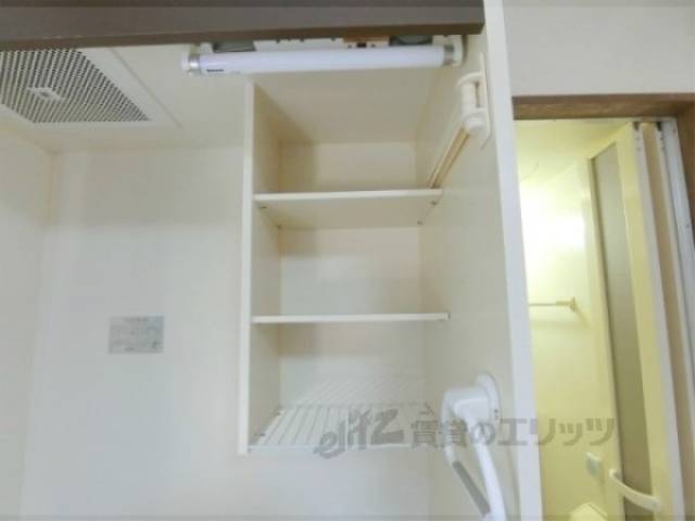 キッチン　上部収納