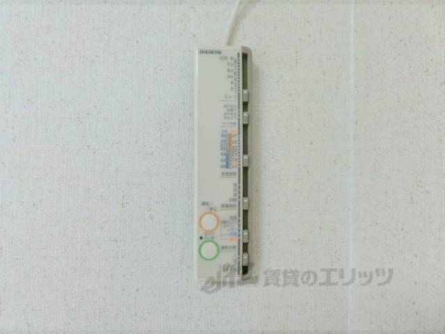 エアコン　エアコンのリモコン