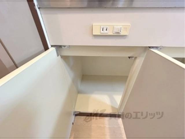 キッチン　下部収納