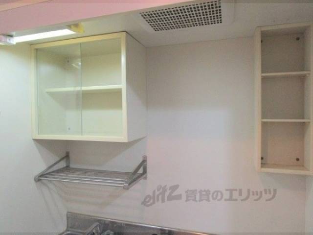 キッチン　上収納