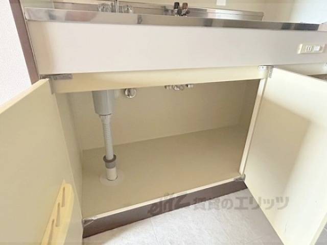 キッチン　下部収納