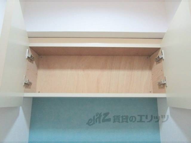 トイレ　上収納