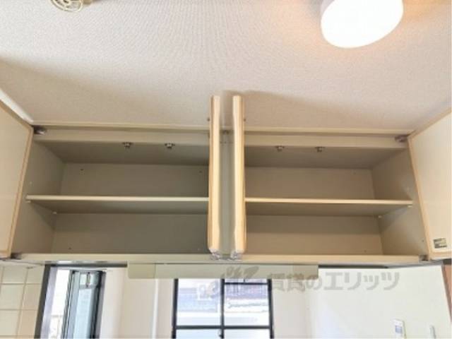 キッチン　上部収納