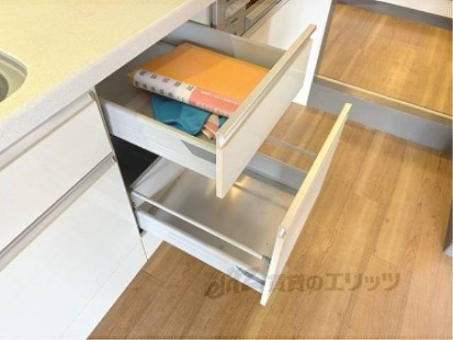 キッチン　下部収納