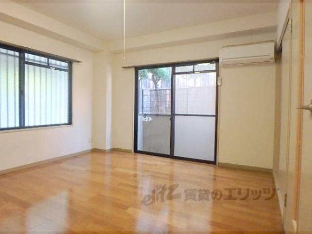 洋室　広々８帖のお部屋です
