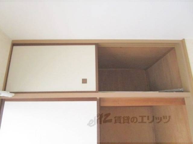 収納　上部収納