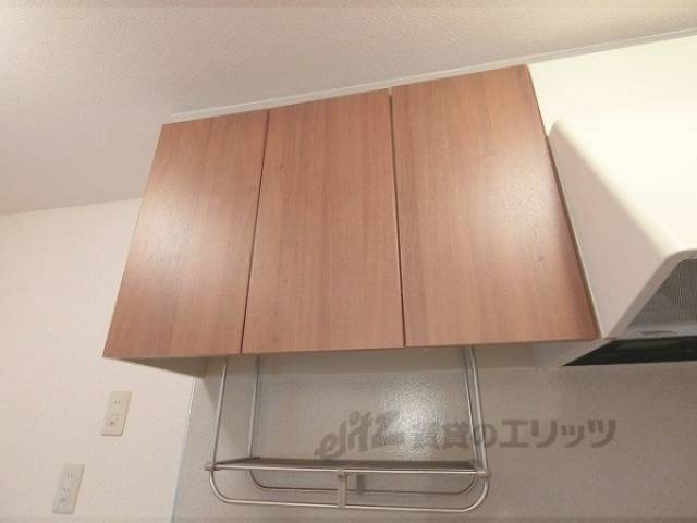 キッチン　上下収納