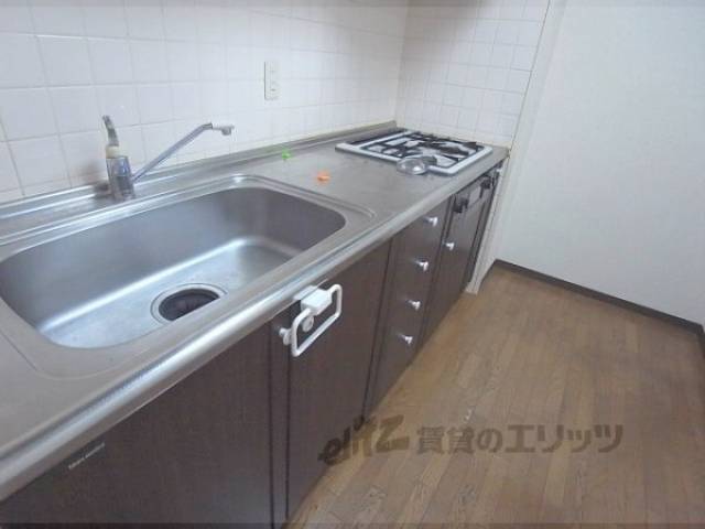 キッチン　3口コンロでお料理も楽々。