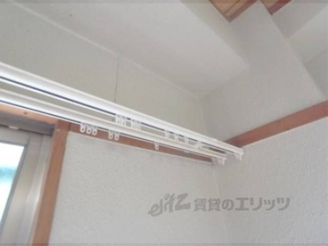 カーテンレール　二重です