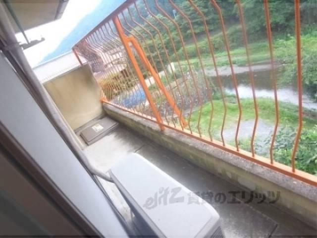 ベランダ　広めのベランダになっています