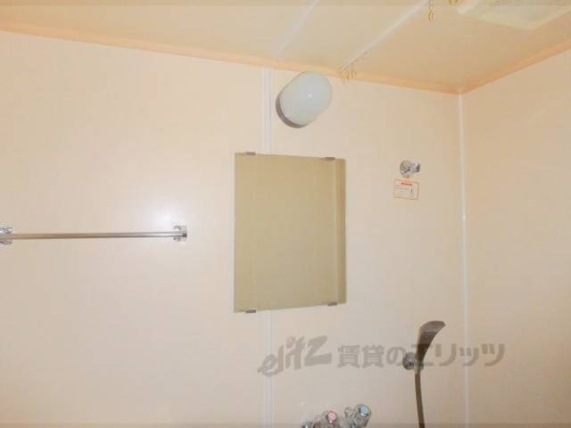 ユニットバス　鏡