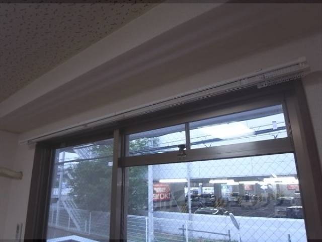 洋室　カーテンレール