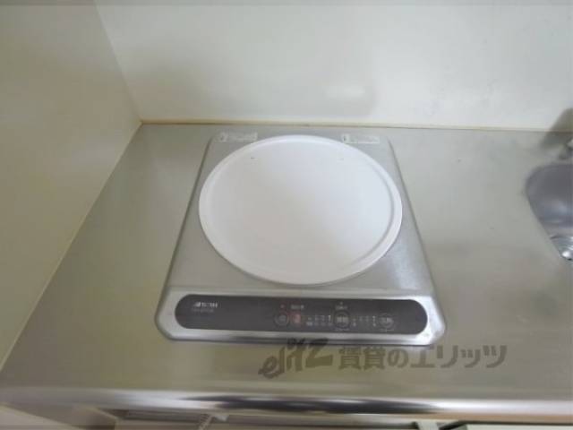 キッチン　電気コンロ