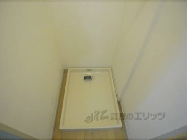 洗濯機置場　室内に洗濯機が置けます。