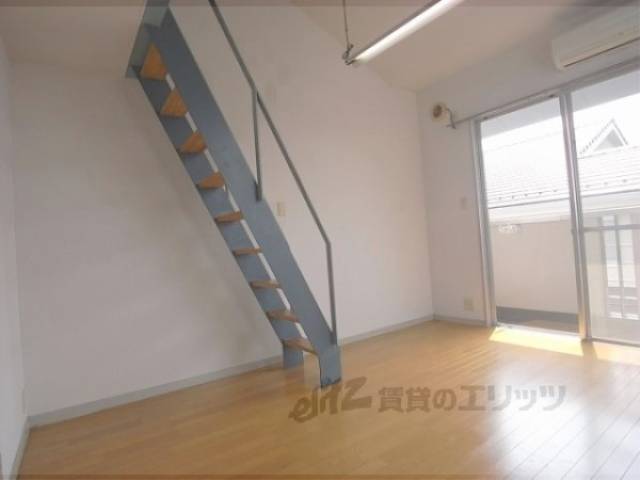 洋室　日当たりの良いお部屋です。