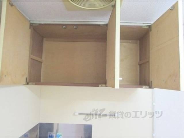 キッチン　キッチン上部収納