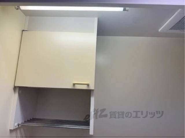キッチン　上部収納