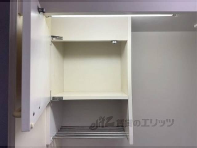 キッチン　上部収納