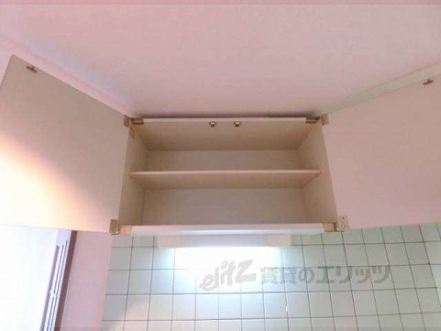 キッチン　キッチン上部収納
