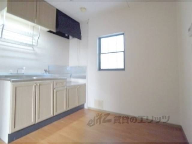 リビング　採光窓があり、明るいリビングです。