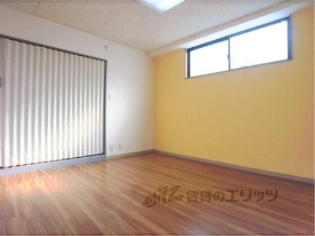 洋室　電気温水器