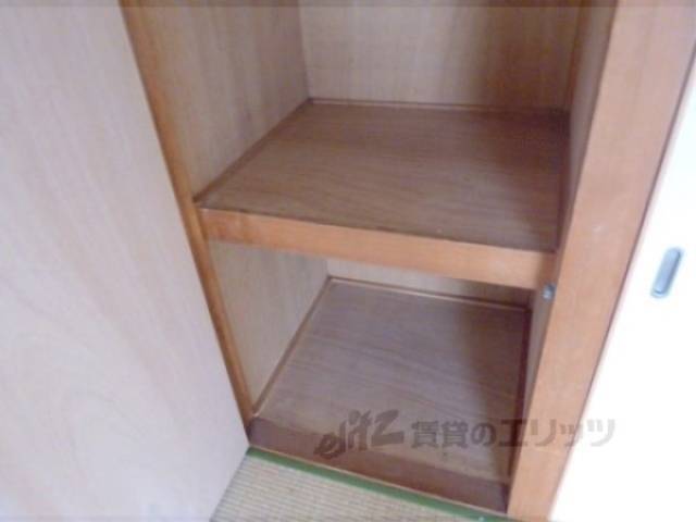 収納　東側和室　収納