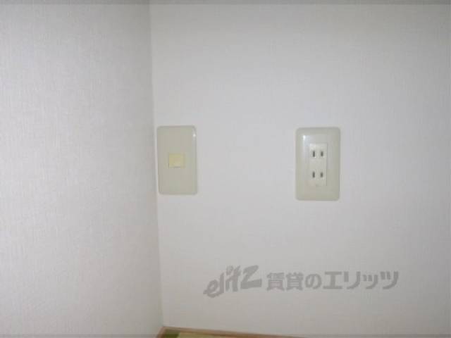 コンセント　西側和室