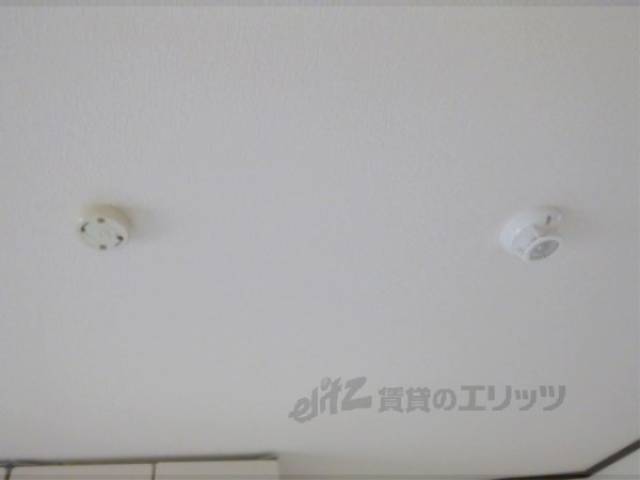 キッチン照明　こちらにも火災報知機付です。