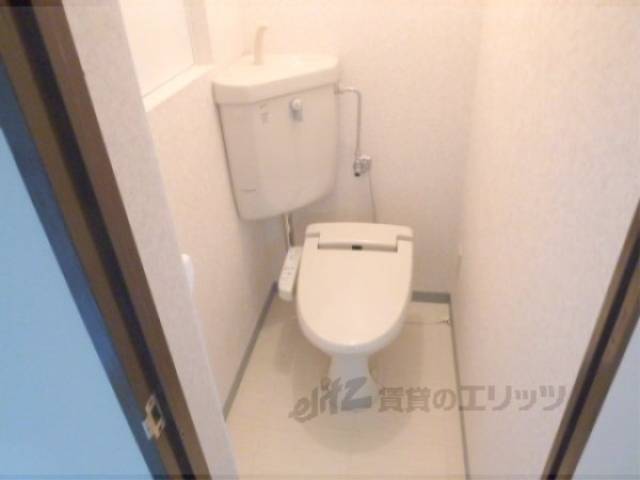 トイレ　ウォシュレット機能付き