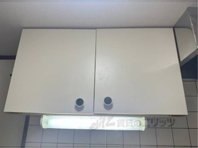 キッチン　上部収納