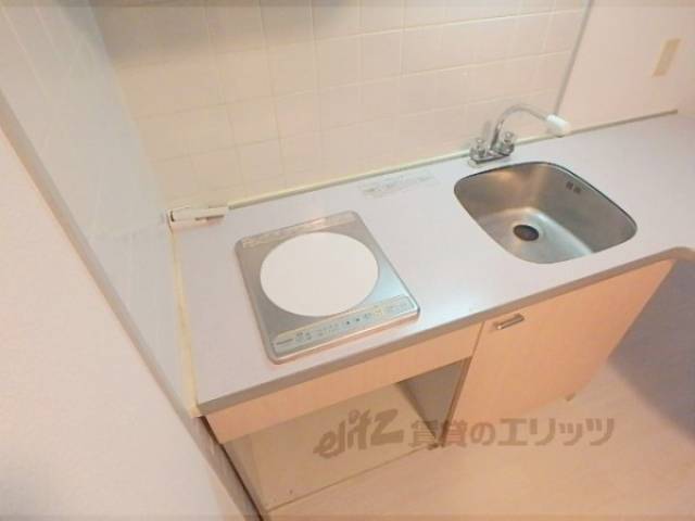 キッチン　電気コンロ