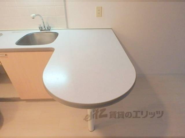 キッチン　テーブル