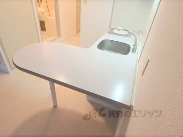 キッチン　テーブル