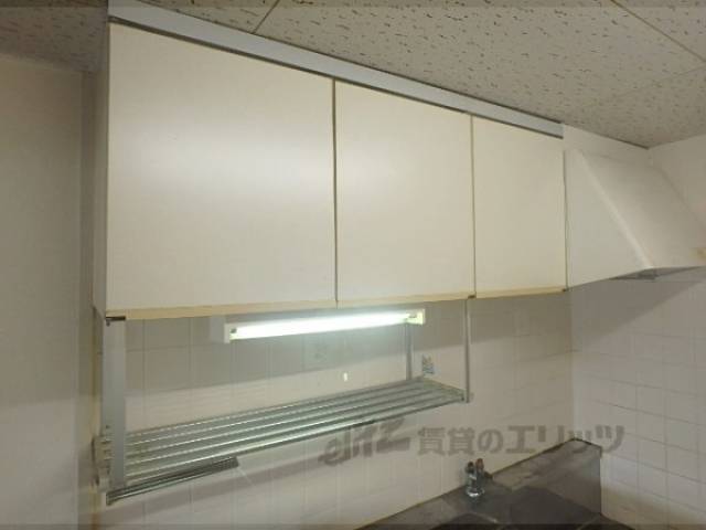 キッチン　上部収納