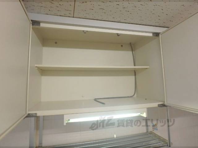 キッチン　上部収納