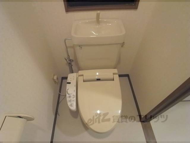 トイレ　ウォシュレット付