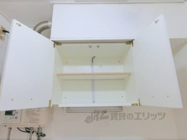キッチン　上部収納