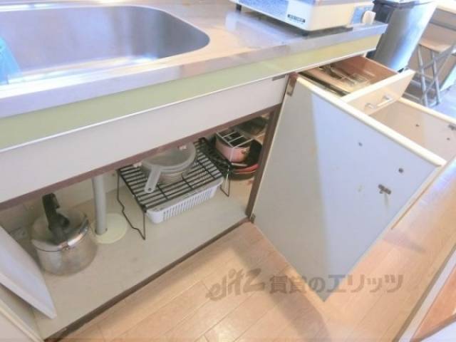 キッチン　下部収納