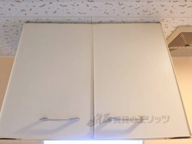 キッチン　上部収納