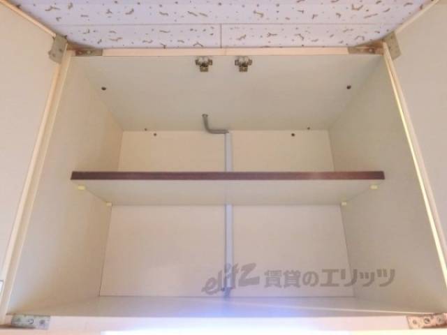 キッチン　上部収納