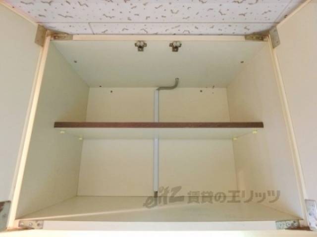 キッチン　上部収納