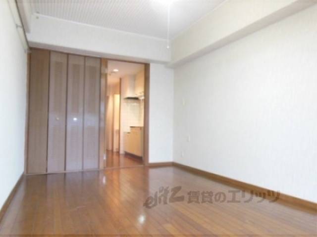 洋室　フローリングもきれいになっています