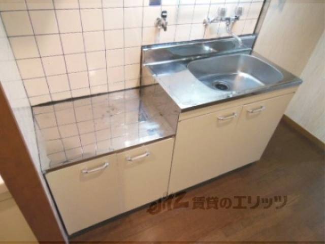 キッチン　収納下部