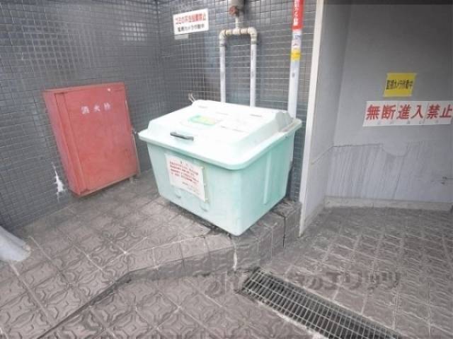 ダストボックス