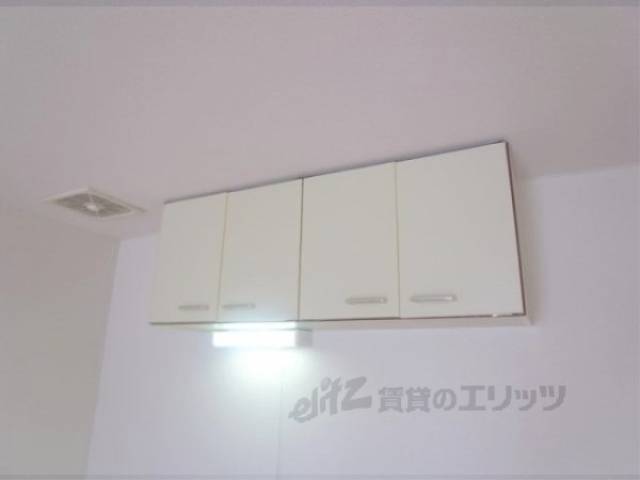 キッチン　上部収納