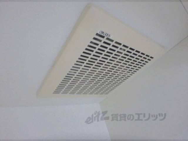エアコン　換気扇
