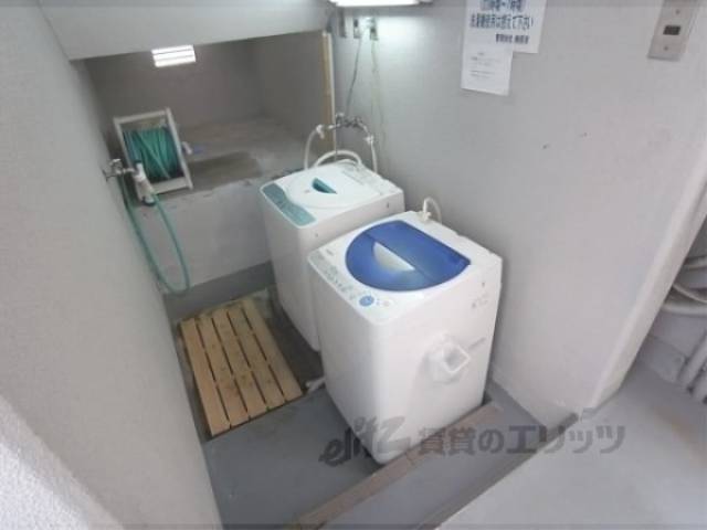 洗濯機置場　共同ランドリー