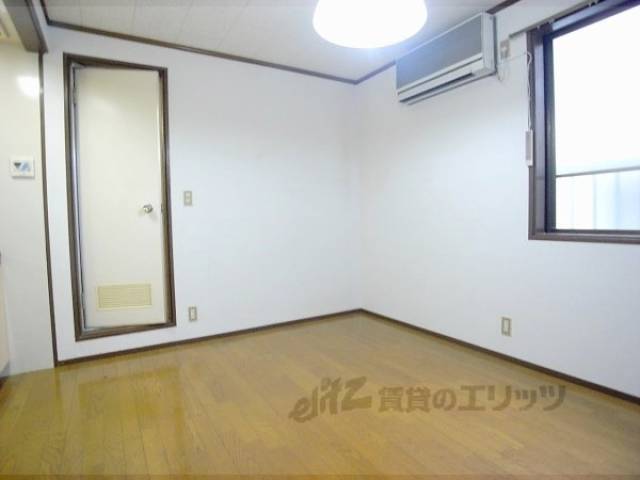 洋室　日当りもいいですよ