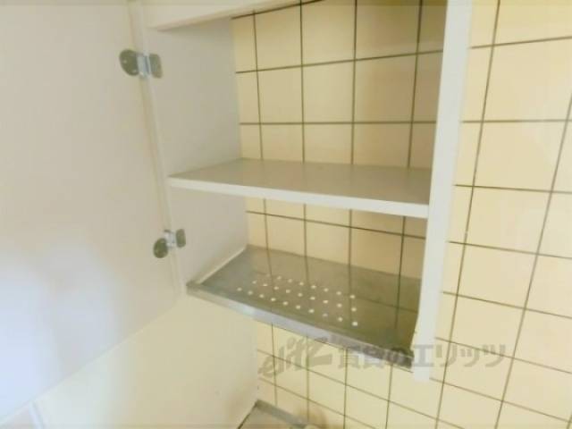 キッチン　収納上部