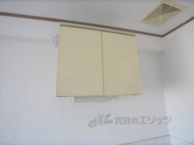 キッチン　上部収納